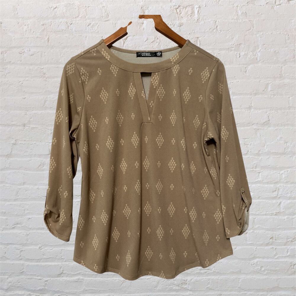 Cure Women's Beige‎ 3/4 Roll-Tab Sleeve Keyhole Neck Blouse Geometric Top Medium
